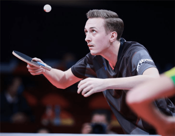 大比分获胜首场状态出色,RNG观众沸腾!,阿扎伦卡重返赛场引发球迷热议 大比分获胜首场状态出色,RNG观众沸腾!,阿扎伦卡重返赛场引发球迷热议