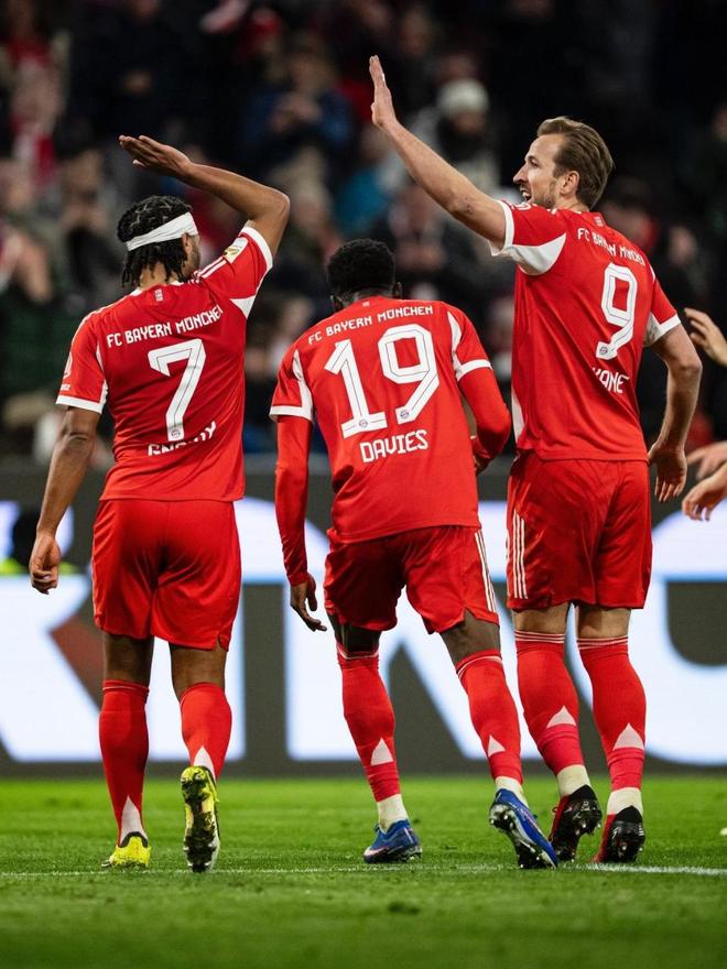 包含从曼联怒砍53分到德甲赛后再迎强敌，凯恩遭遇三连败的词条