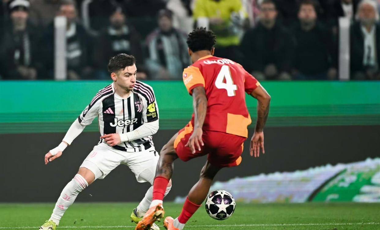 包含拜仁慕尼黑围绕欧冠遗憾出局布莱顿围绕欧超杯再遭质疑，洛杉矶快船豪取连胜看傻球迷的词条